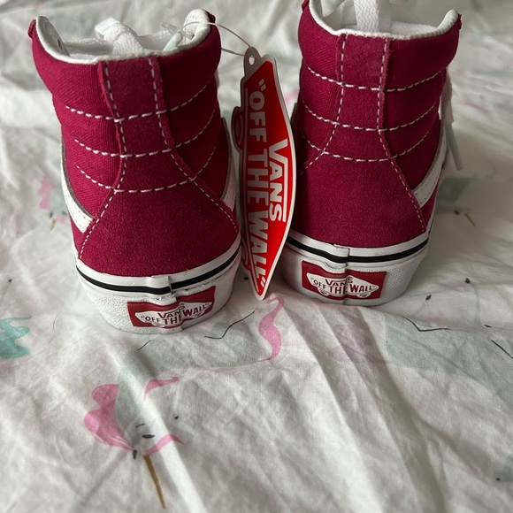 Vans - Picture 4 of 4